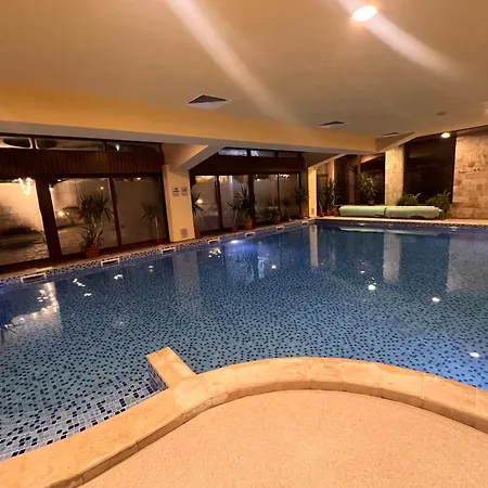 Princeps De Cura Fitness - Swimming Pool Daire *